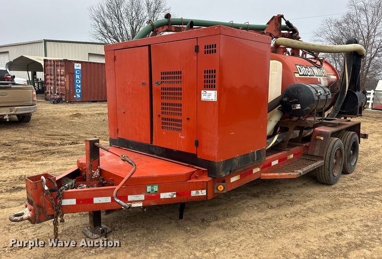 Ditch Witch vacuum excavator - DW6740