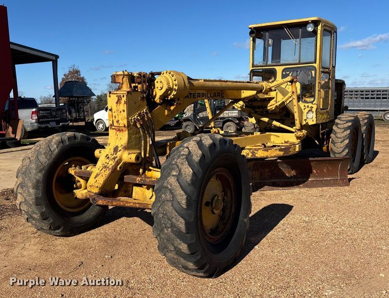 1969 Caterpillar 12F rigid frame motor grader - DW7318