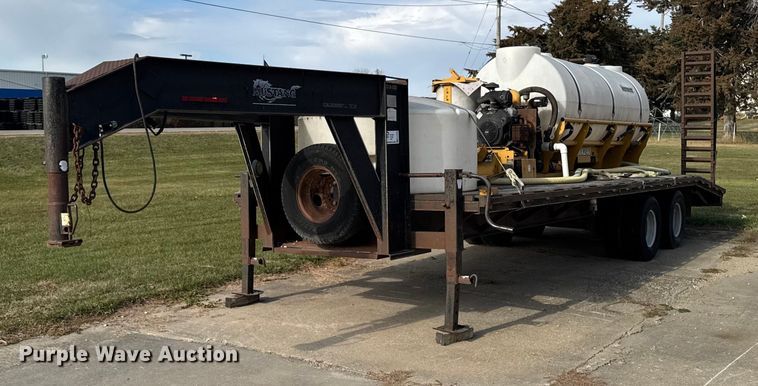 1997 Mustang F235-E equipment trailer with fluid mixing system - EA2060