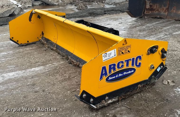 Arctic 10.5 LD skid steer snow pusher - EA2152