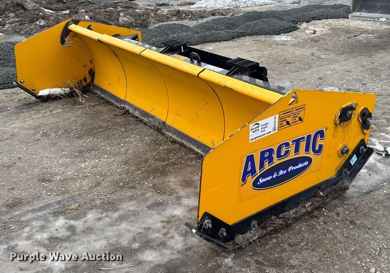 Arctic 10.5 LD skid steer snow pusher - EA2155
