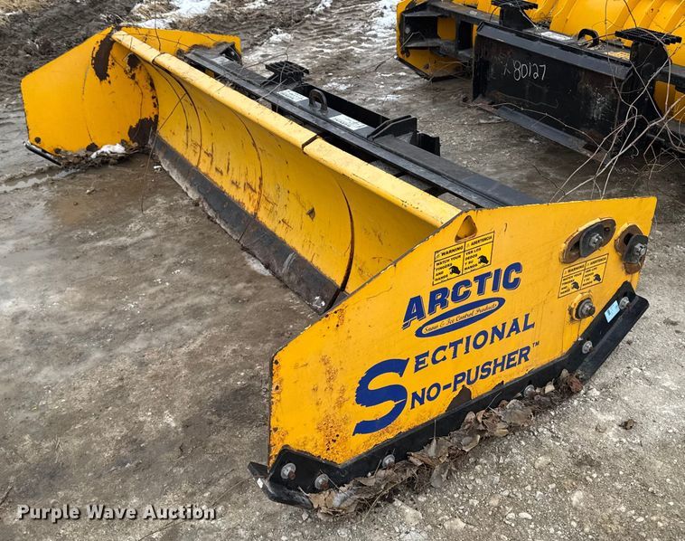 Arctic 10.5 LD skid steer snow pusher - EA2158