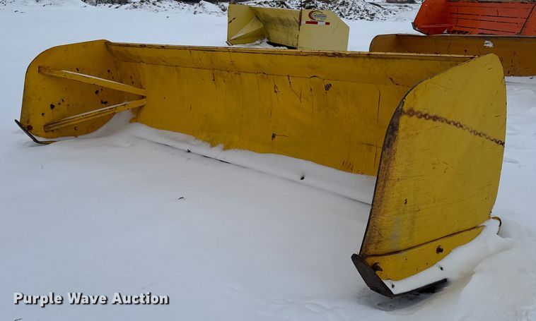 192" W snow pusher - EA2169