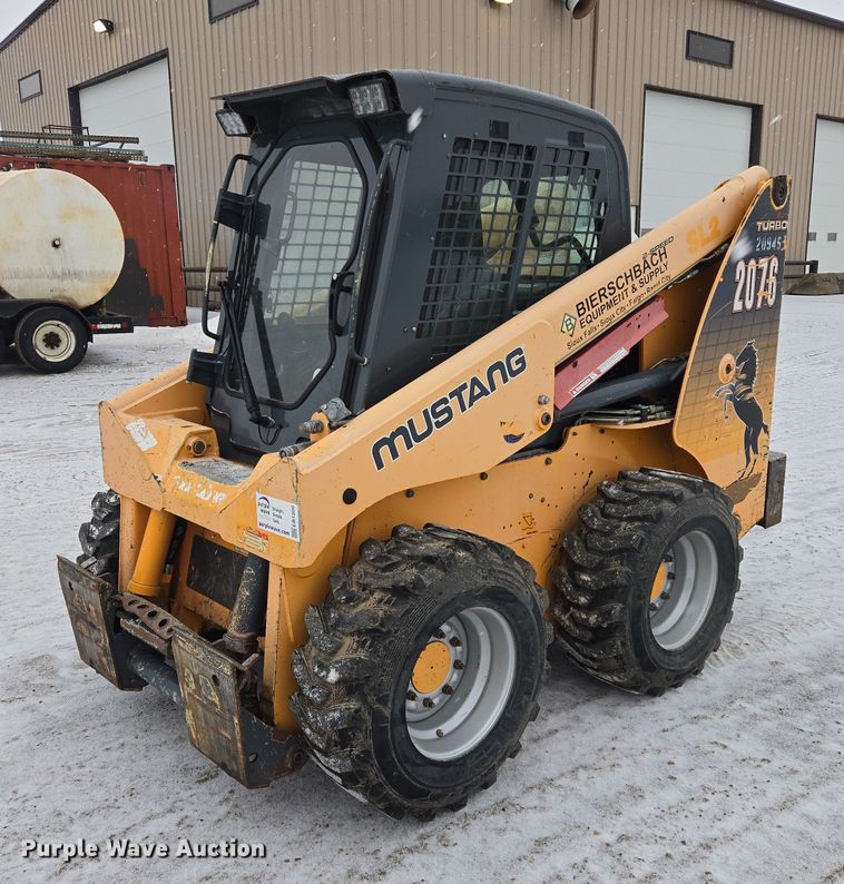 2012 Mustang 2076 skid steer loader - EB1200