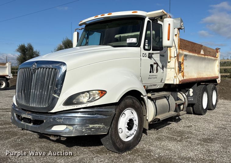 2009 International LF627 dump truck - EC8143