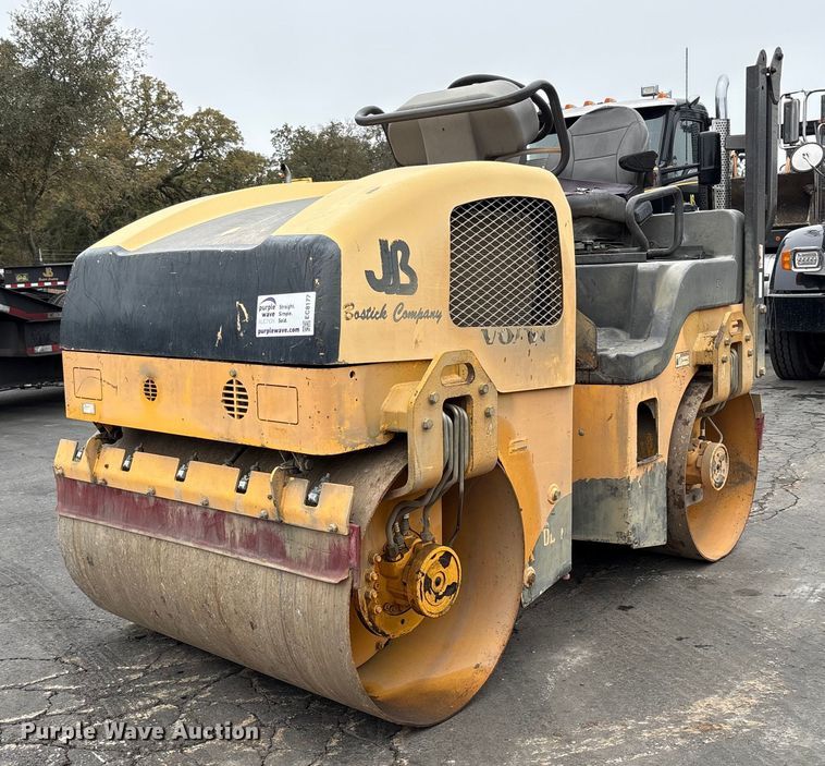 2013 Volvo DD31HF double drum vibratory roller - EC8177