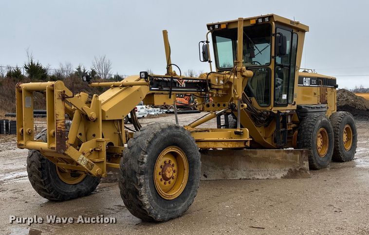 2005 Caterpillar 12H motor grader - ED2408