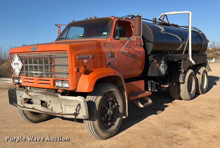 1984 Chevrolet Kodiak 70 water truck - ED5064