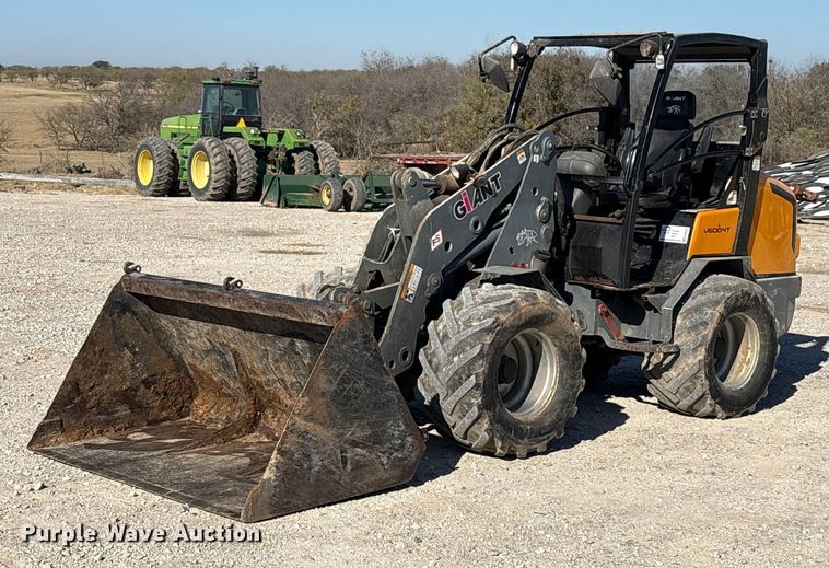 Giant V6004T compact wheel loader - ED5082
