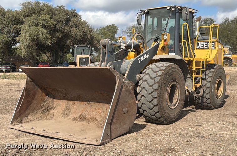 2011 John Deere 744K wheel loader - ED5915