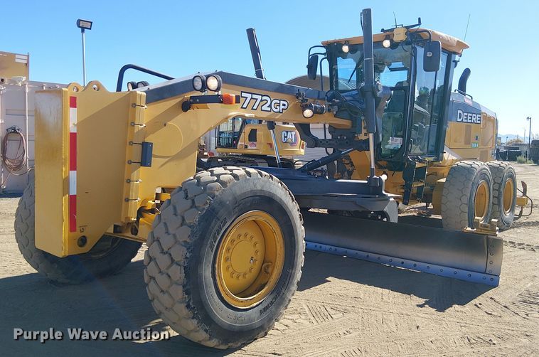 2015 John Deere 772 GP motor grader - EE5055