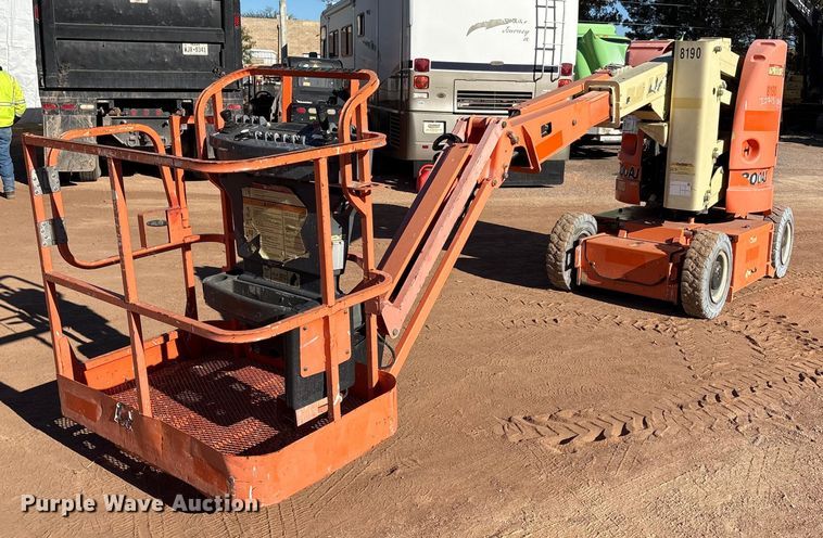 2012 JLG E300AJ boom lift - EF6216