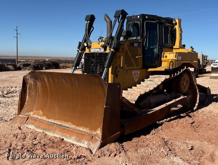 2011 Caterpillar D6T XL dozer - EF6240