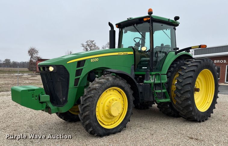 2007 John Deere 8330 MFWD tractor - EM0056
