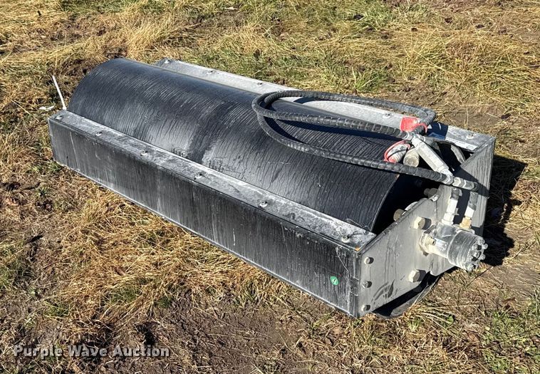 2025 Future VR59 skid steer vibratory roller - EN0048