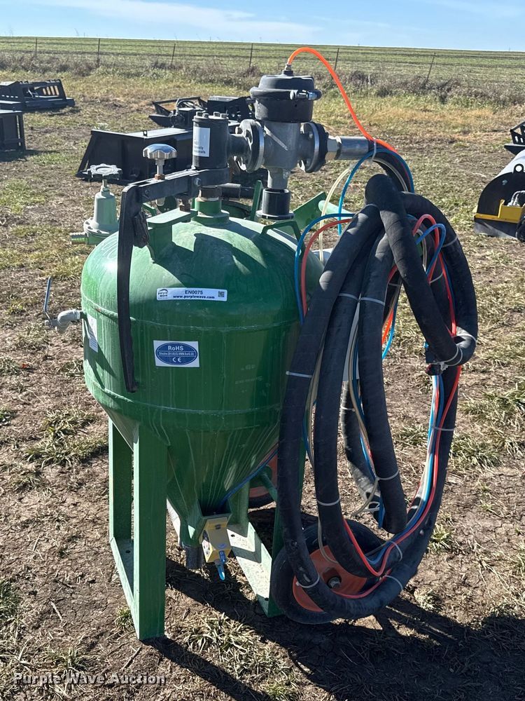 Dustless blasting pot - EN0075