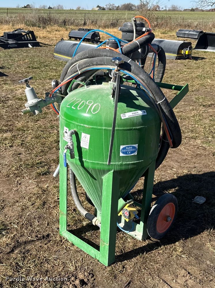 Dustless blasting pot - EN0076