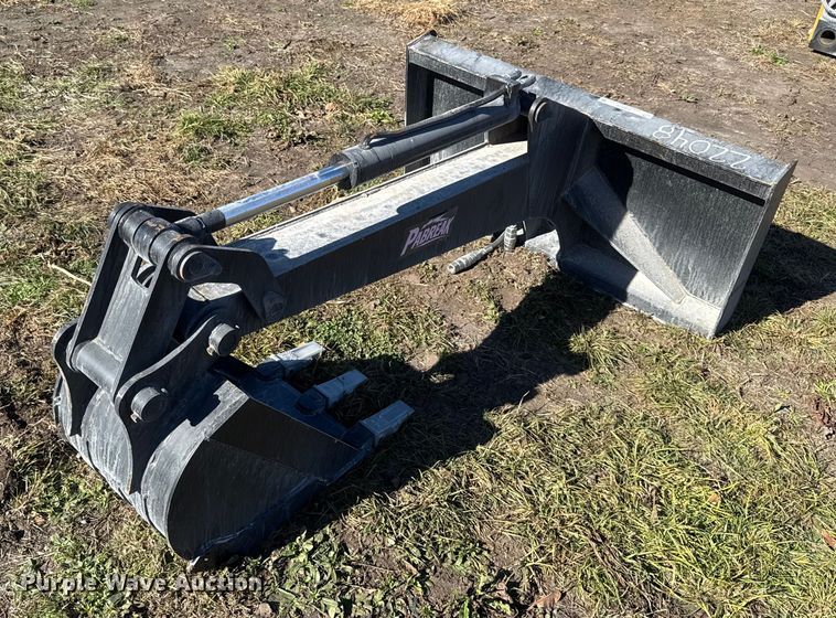 Pabreak skid steer backhoe - EN0078