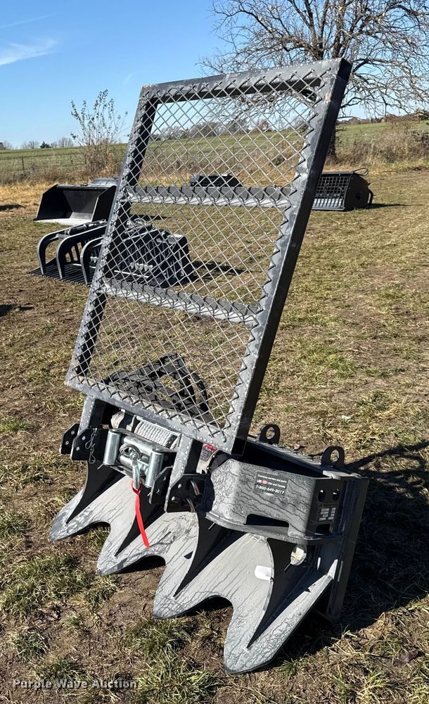 LandHonor skid steer winch - EN0088