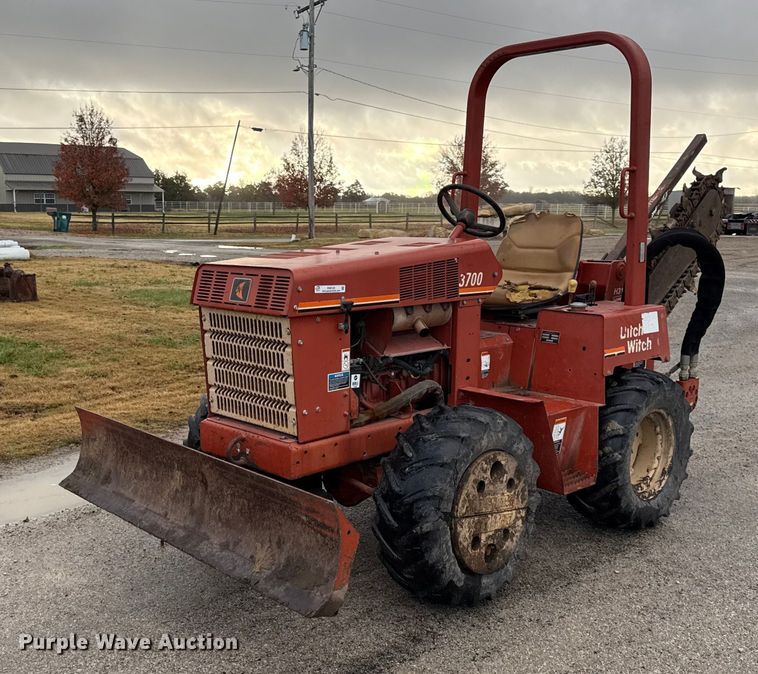 2004 Ditch Witch 3700 trencher - EN0103