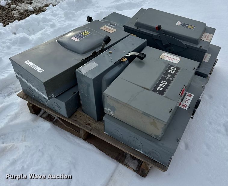 (8) transfer switch boxes - EN0747