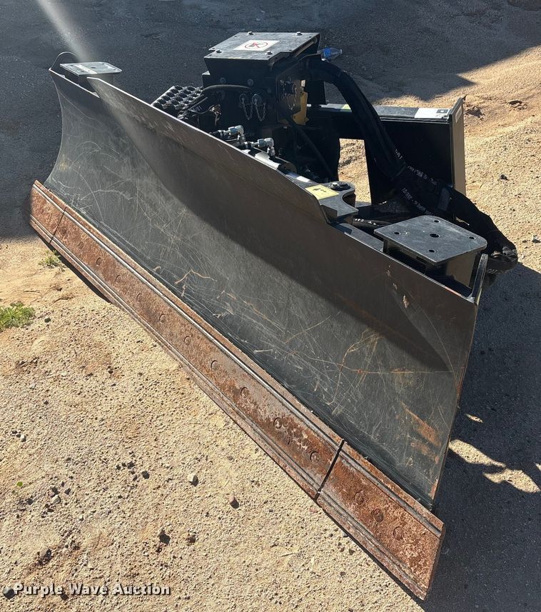 2023 Caterpillar skid steer dozer blade - EQ7005