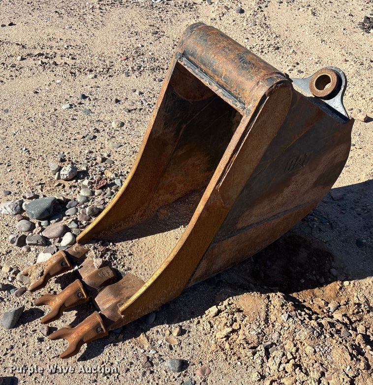 Caterpillar bucket - EQ7009