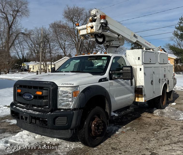 2014 Ford F450 Super Duty bucket truck - ER0324