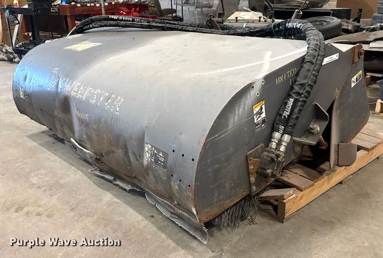 2007 Paladin Sweepster 20072M-0022 skid steer broom - ET4040