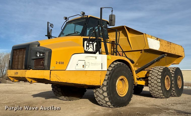 2012 Caterpillar 740B articulated haul truck - ET4050