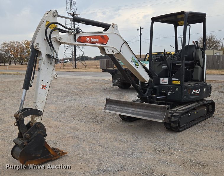 2022 Bobcat E32i mini excavator - ET5280