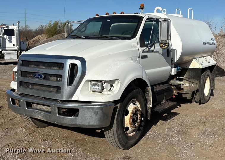 2008 Ford F750 water truck - ET5415