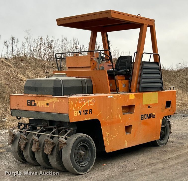 1988 Bomag BW12R pneumatic roller - ET6784