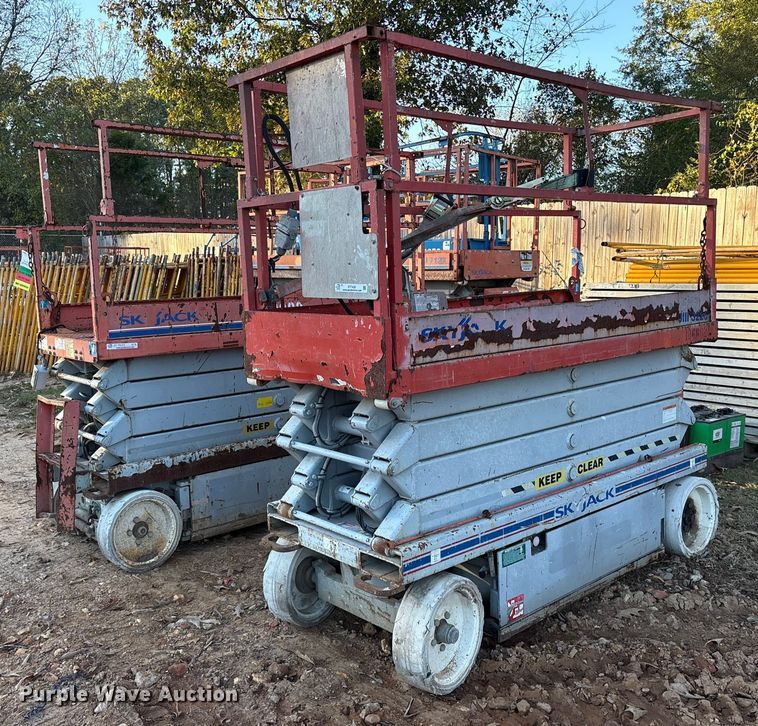 (2) Skyjack SJIII 3226 scissor lifts - ET7435