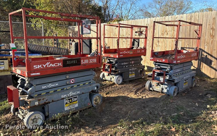 (3) Skyjack SJIII 3219 scissor lifts - ET7439