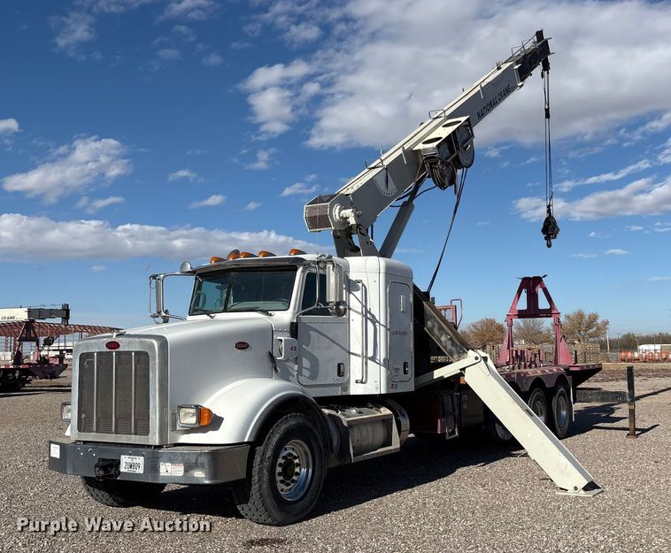 2014 Peterbilt 365 crane truck - EU4713