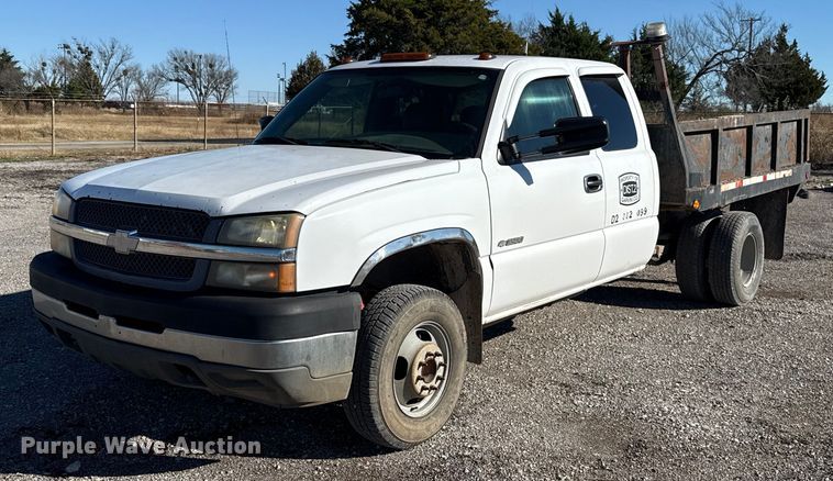 2004 Chevrolet Silverado 3500 Ext. Cab dump flatbed pickup truck - EU5492