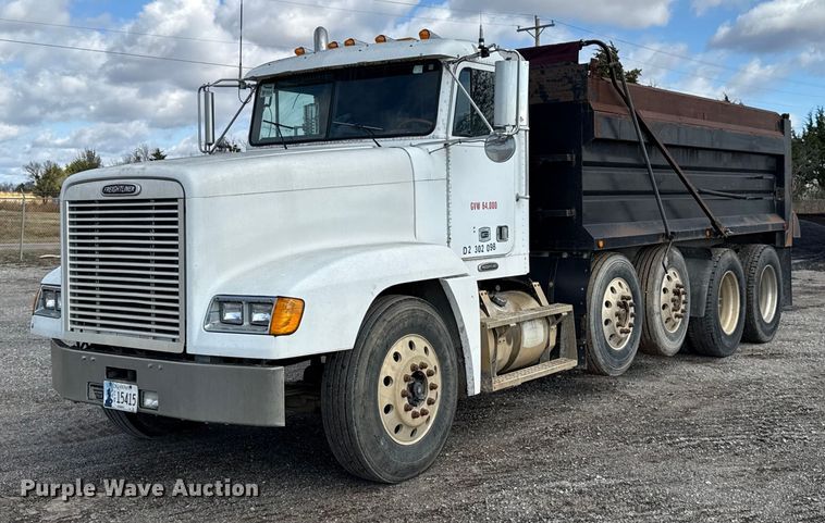 2000 Freightliner FLD120 dump truck - EU5494