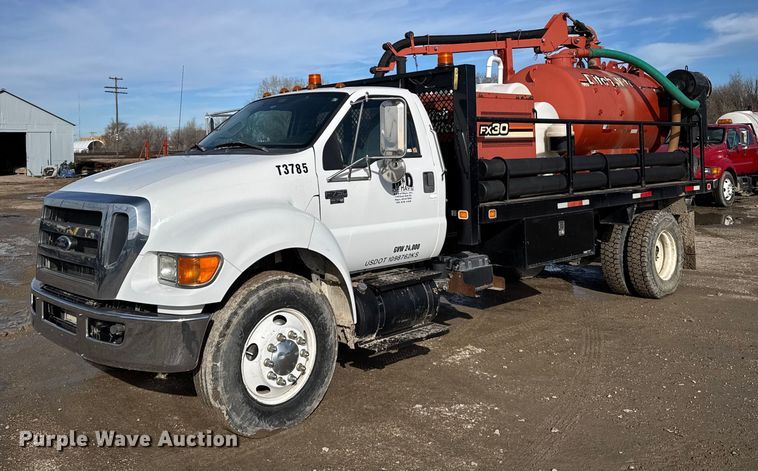 2011 Ford F750 Super Duty XL vacuum truck - EU6442