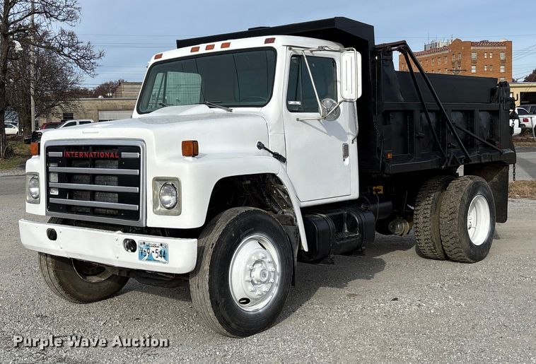 1985 International 1954 dump truck - EV3326