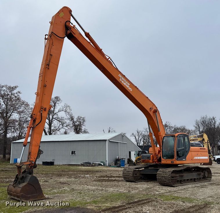 2006 Doosan DX300LC long reach excavator - EV3404