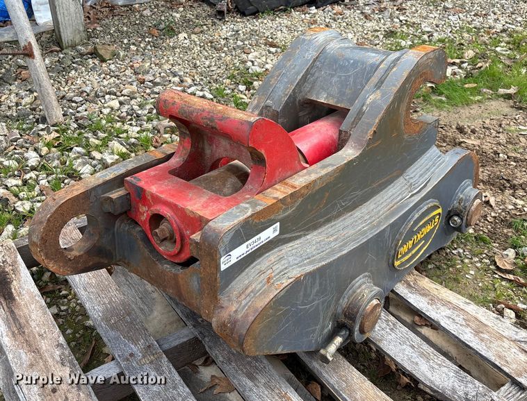 2019 Strickland PC290 quick coupler - EV3439