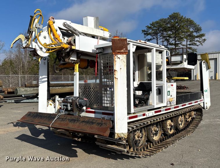 2009 UTV Achiever mini digger derick - EV3463