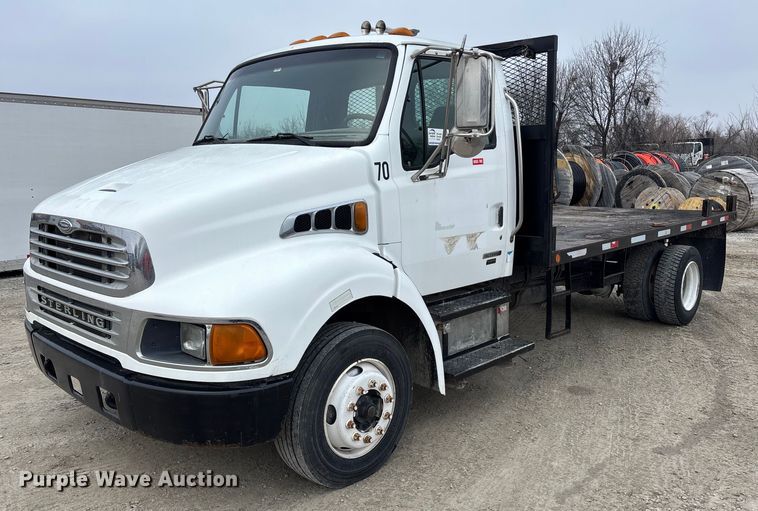 2005 Sterling flatbed truck - FG1584