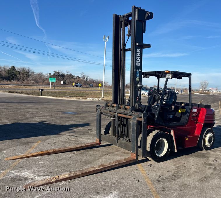 2016 Clark C75L forklift - FG1624