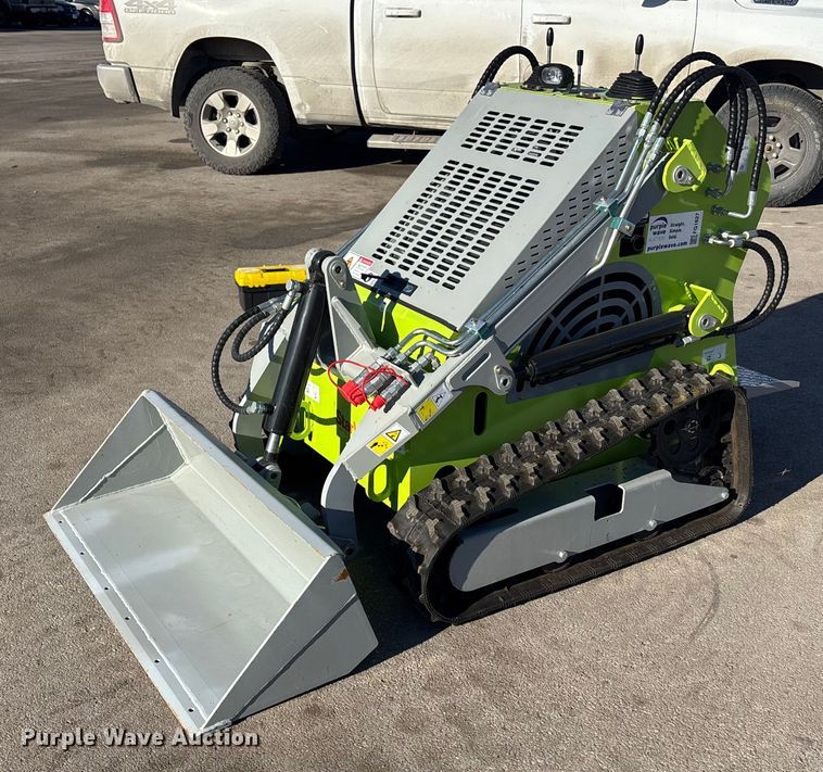 2025 Starvox SV-480 compact utility loader - FG1627