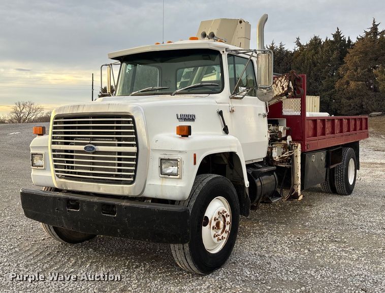 1988 Ford LN8000 crane truck - FG1635
