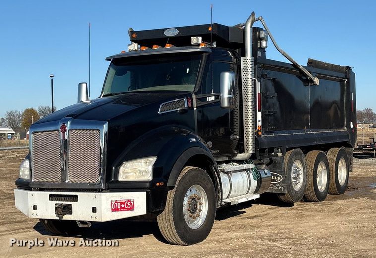 2018 Kenworth T880 dump truck - FI0076
