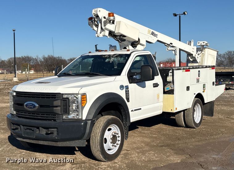 2017 Ford F450 bucket truck - FI0079