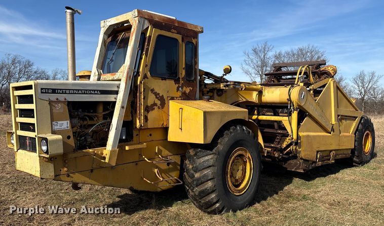1975 International 412 elevating scraper - FI0082